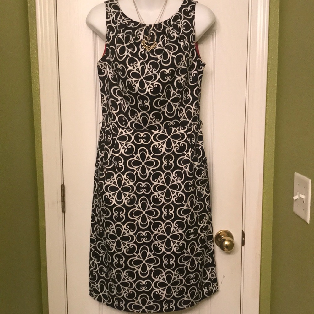 London Times geometrical floral design skirt *with pockets*! Gorgeous!